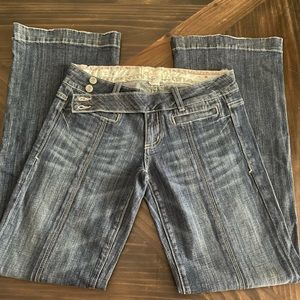 Miss Me Reminisce Jeans, flare, medium wash.